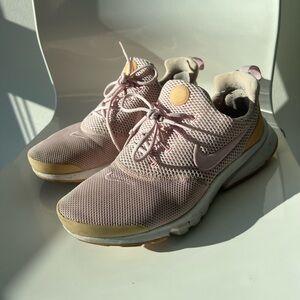 Women’s Lightweight Mesh Athletic Sneakers - Pink